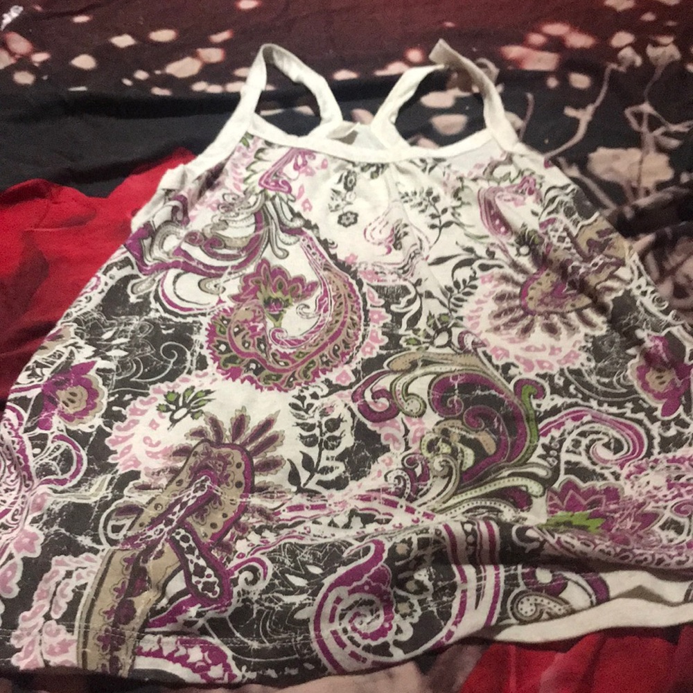 Tank top very flattering with work play